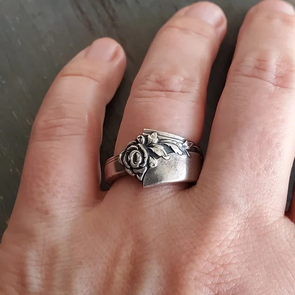 Sterling Silver Art Nouveau Ring - Picture 3 of 3